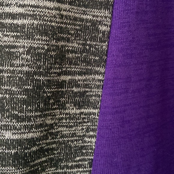 Color Block Top* - Picture 3 of 4